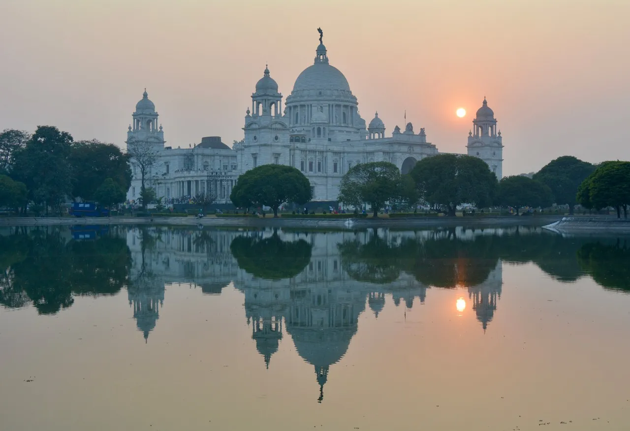 Victoria Memorial - Od Victoria Memorial Eastern Pond, India