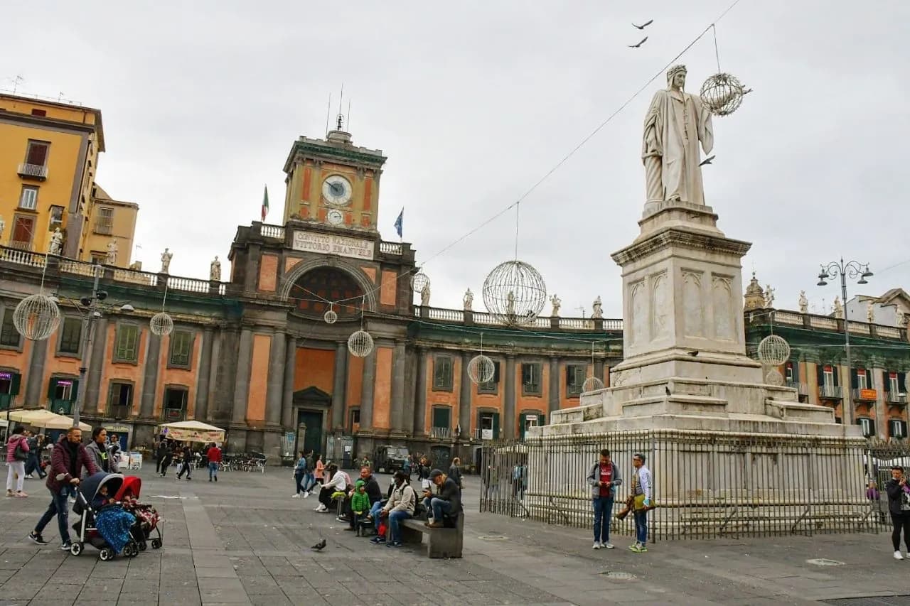Monument of Dante Alighieri - Od Piazza Dante, Italy
