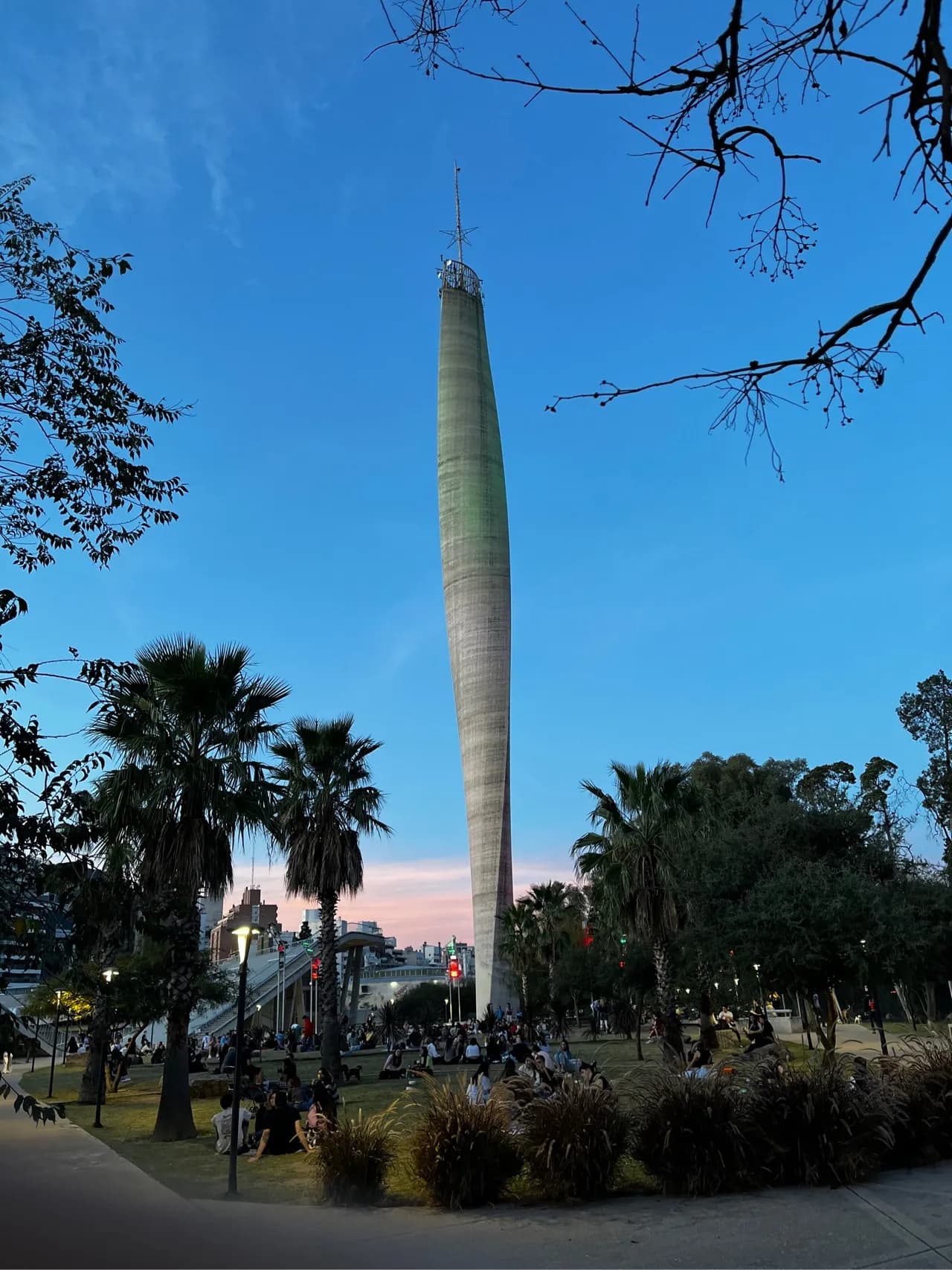 Faro del Bicentenario - Kimdən Parque Sarmiento, Argentina