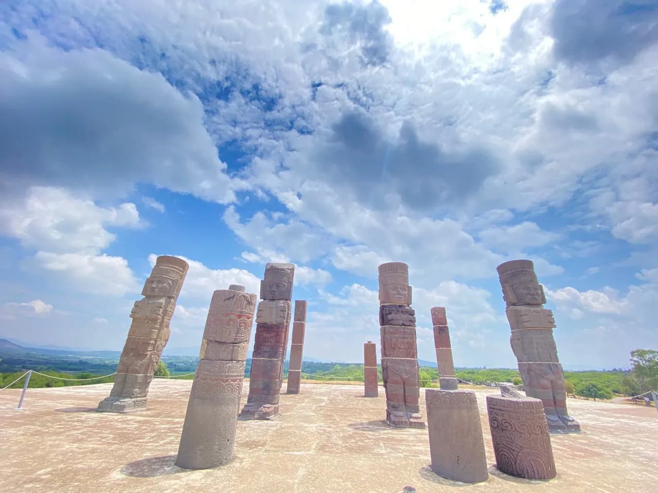 Tulasas - から Atlantes de Tula, Mexico