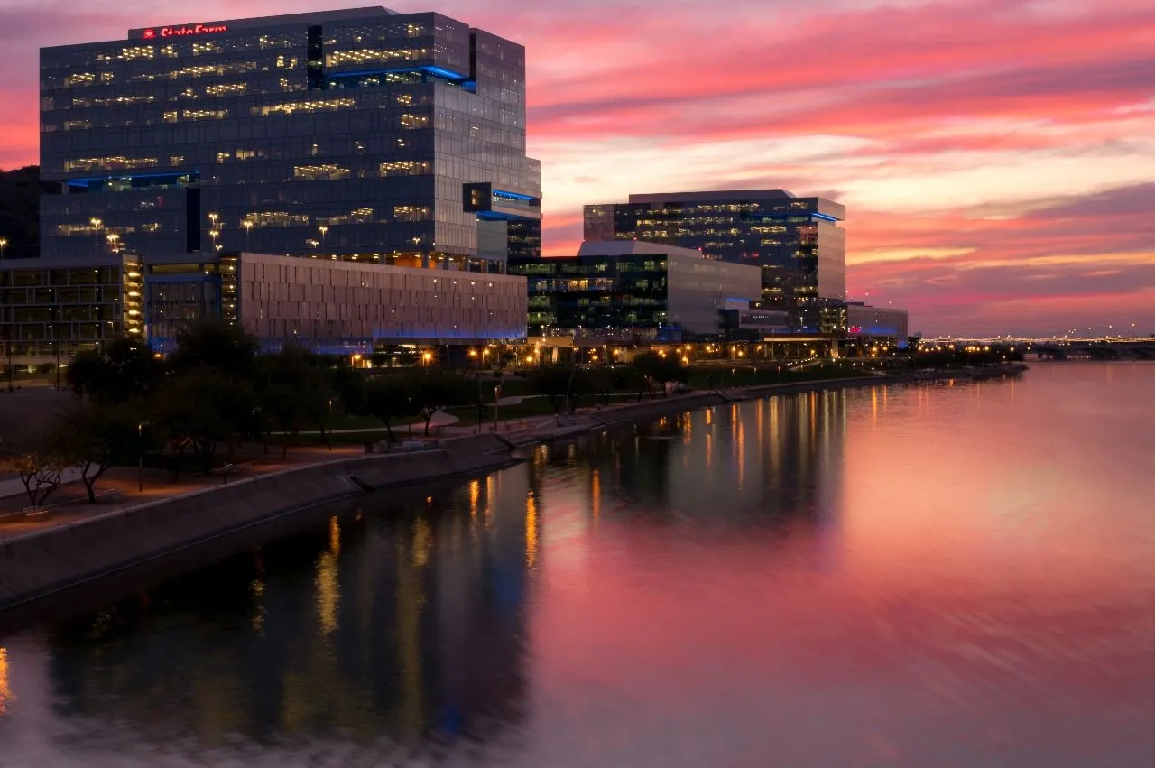 Tempe town lake - से N Scottsdale Road Bridge, United States