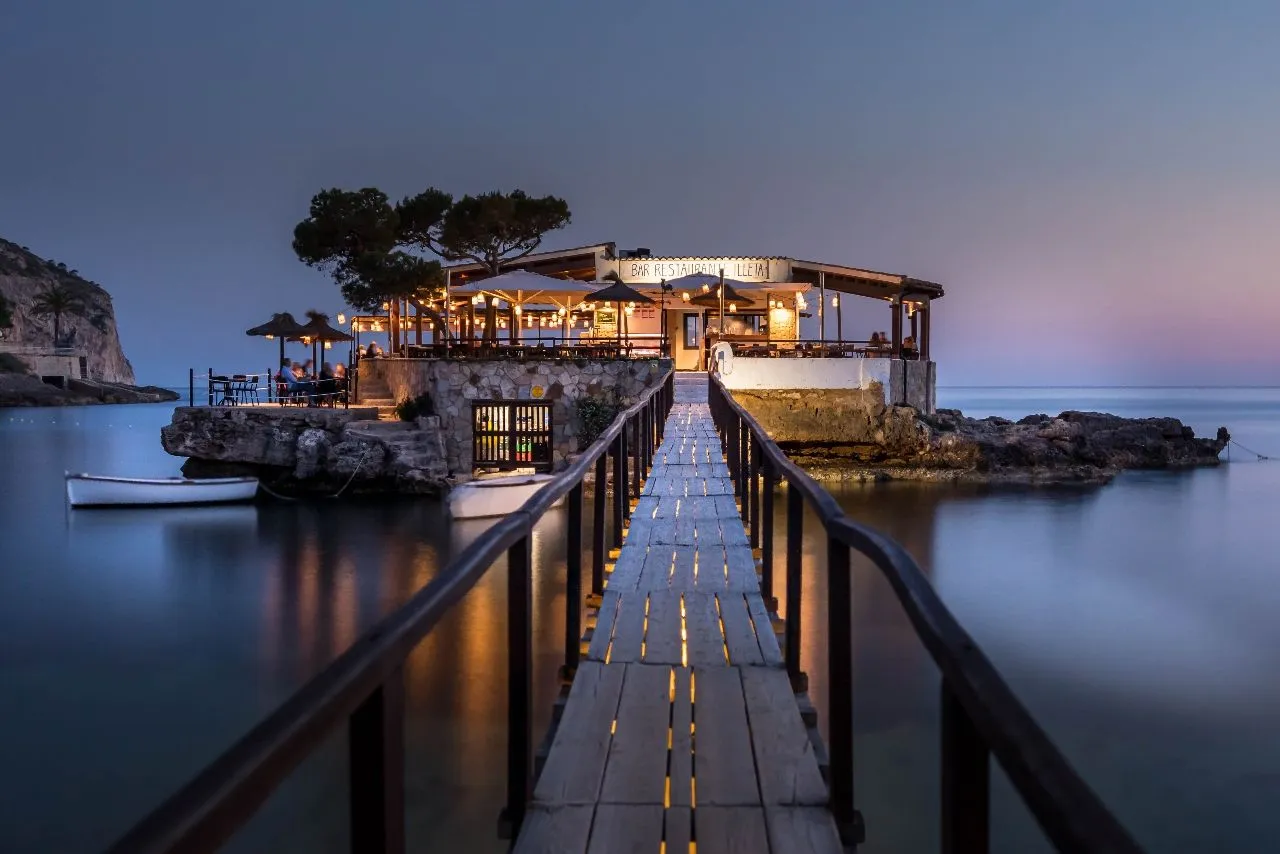 Restaurante Illeta - Desde Platja de Camp de Mar, Spain
