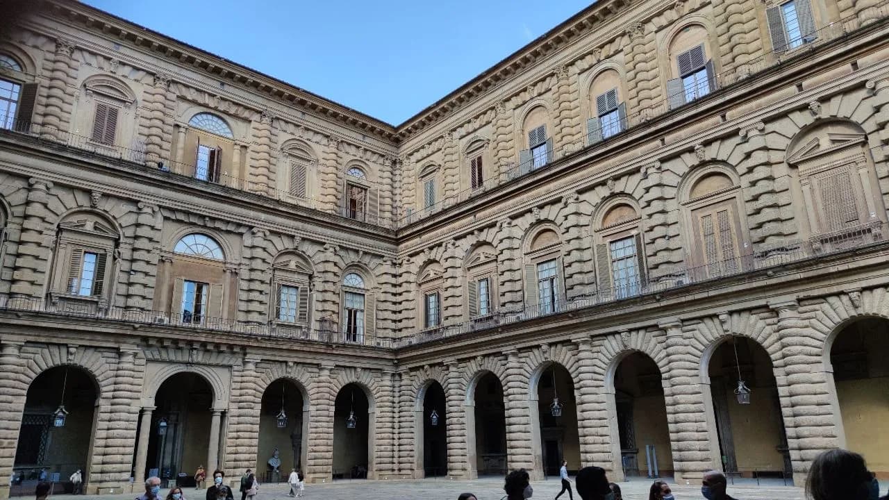 Palazzo Pitti - Desde Inside, Italy