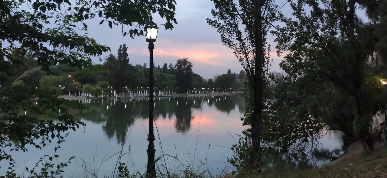 Lago del Parque General San Martín - Von A sus orillas, Argentina