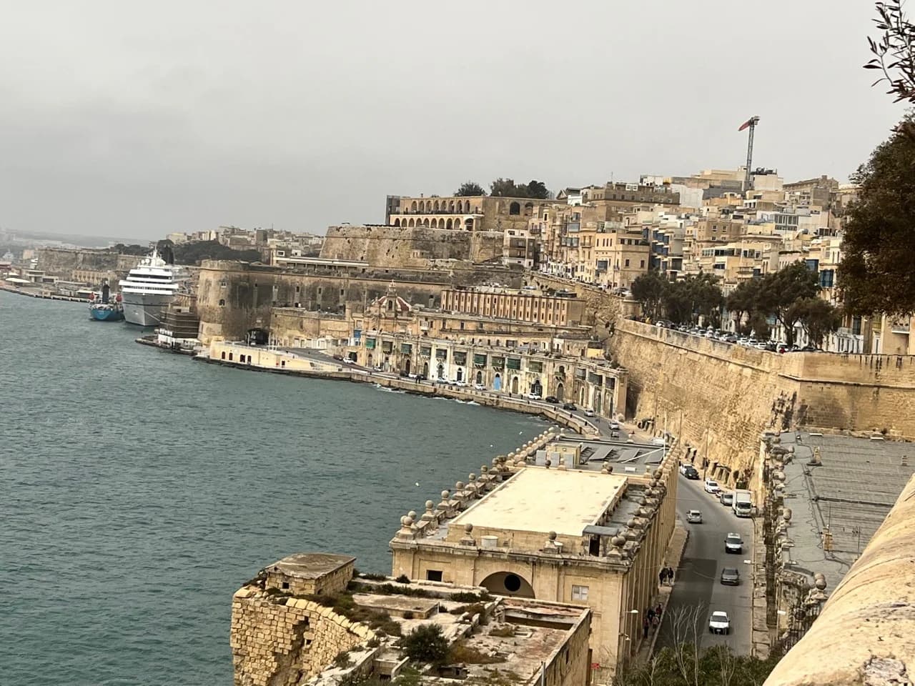 Paseo marítimo - De la Lower Barrakka Gardens, Malta