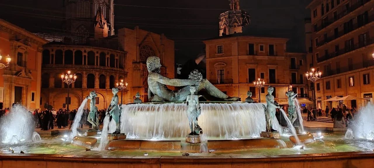 Font del Túria - Dari Plaça de la Mare de Déu, Spain