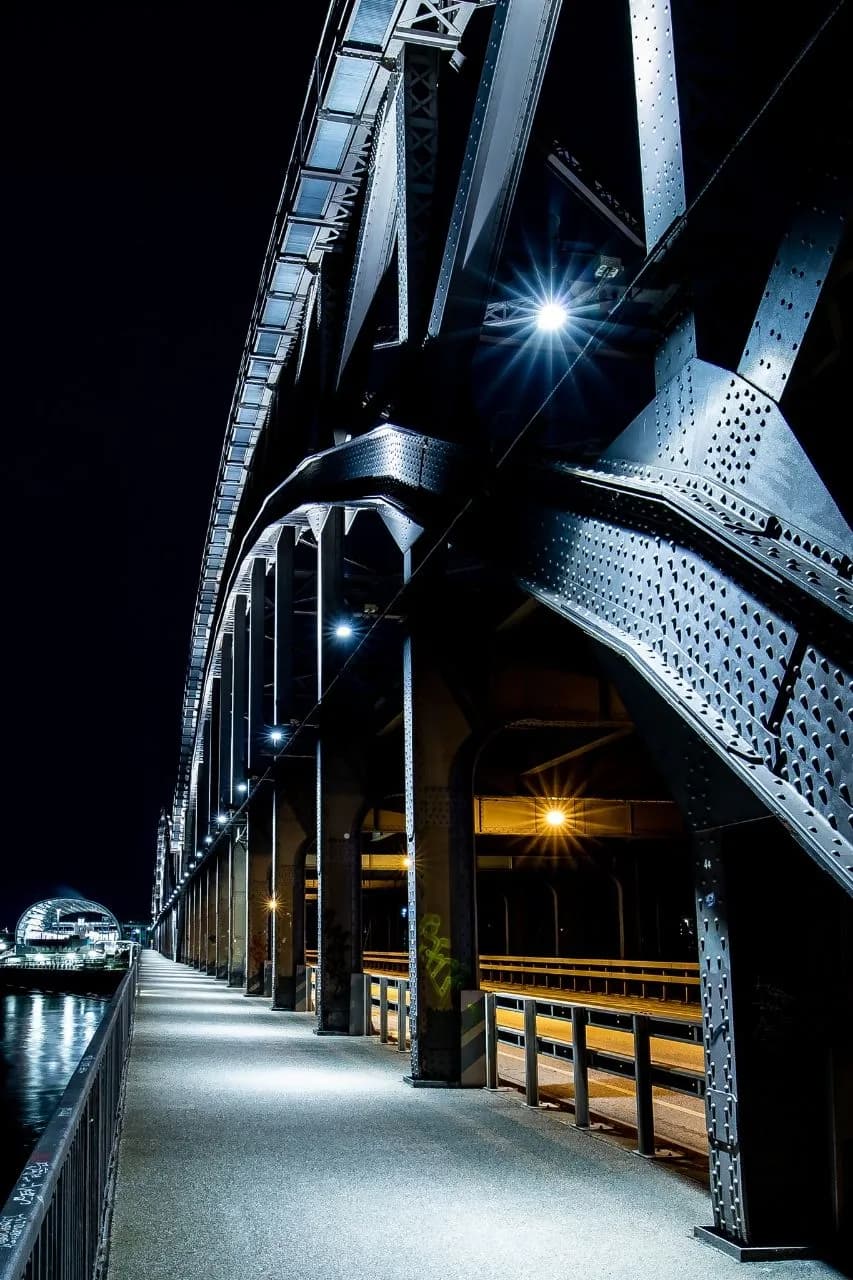 Freihafenelbbrücke - 来自 Am Moldauhafen - Strasse, Germany