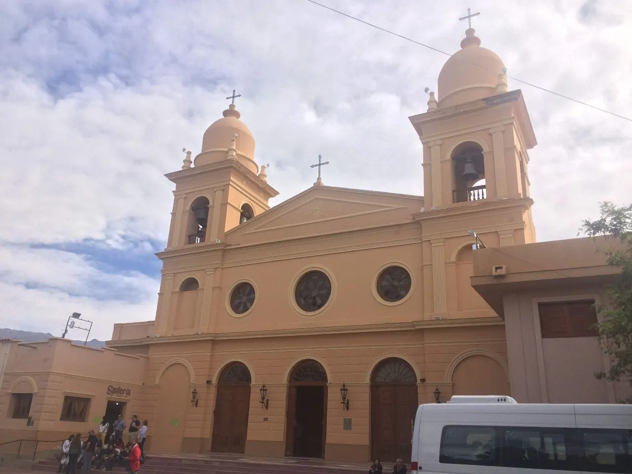 Catedral de Cafayate - 来自 Plaza Central, Argentina