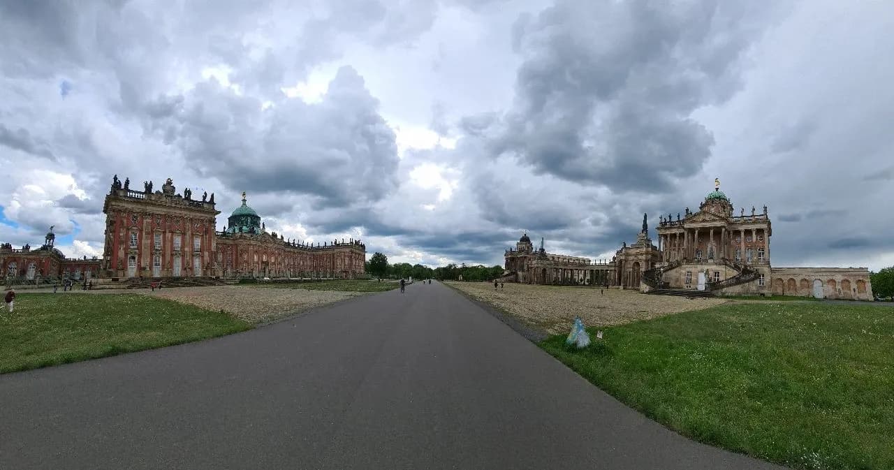 Neues Palais / Universität Potsdam - از Strasse, Germany