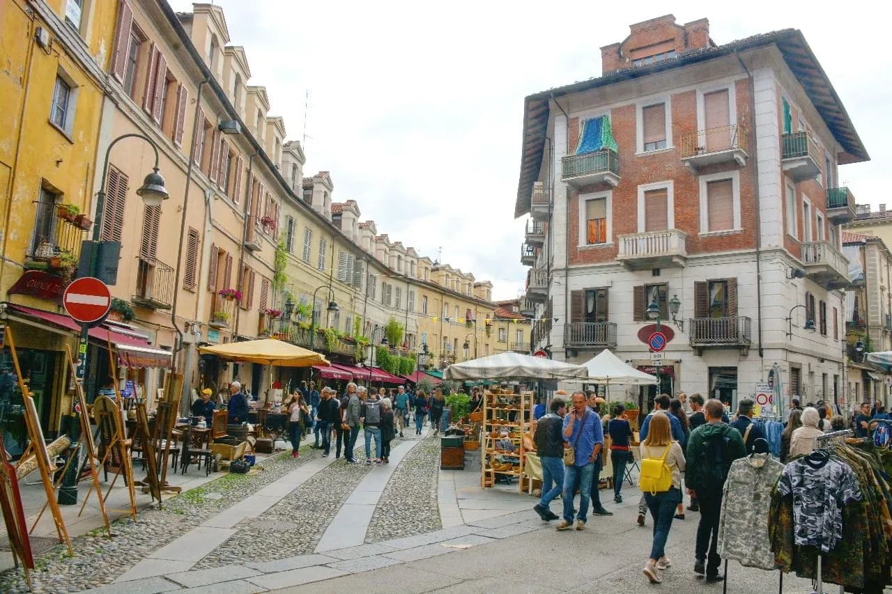 Balon Torino - Kimdən Via Borgo Dora, Italy