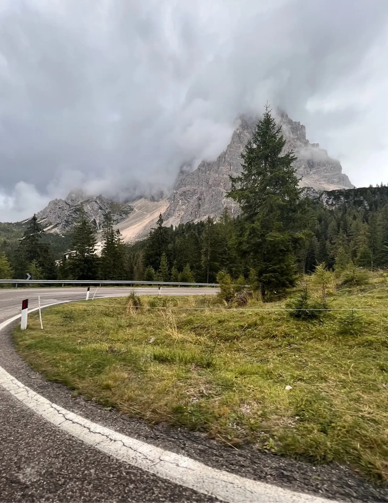 Monte Pelmo - Kimden Strada Provinciale 251, Italy