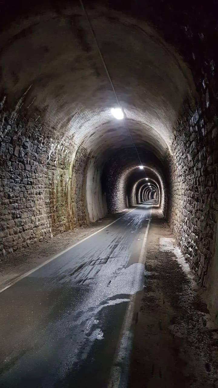 Pleiner Tunnel - Dari Maare Mosel Radweg, Germany