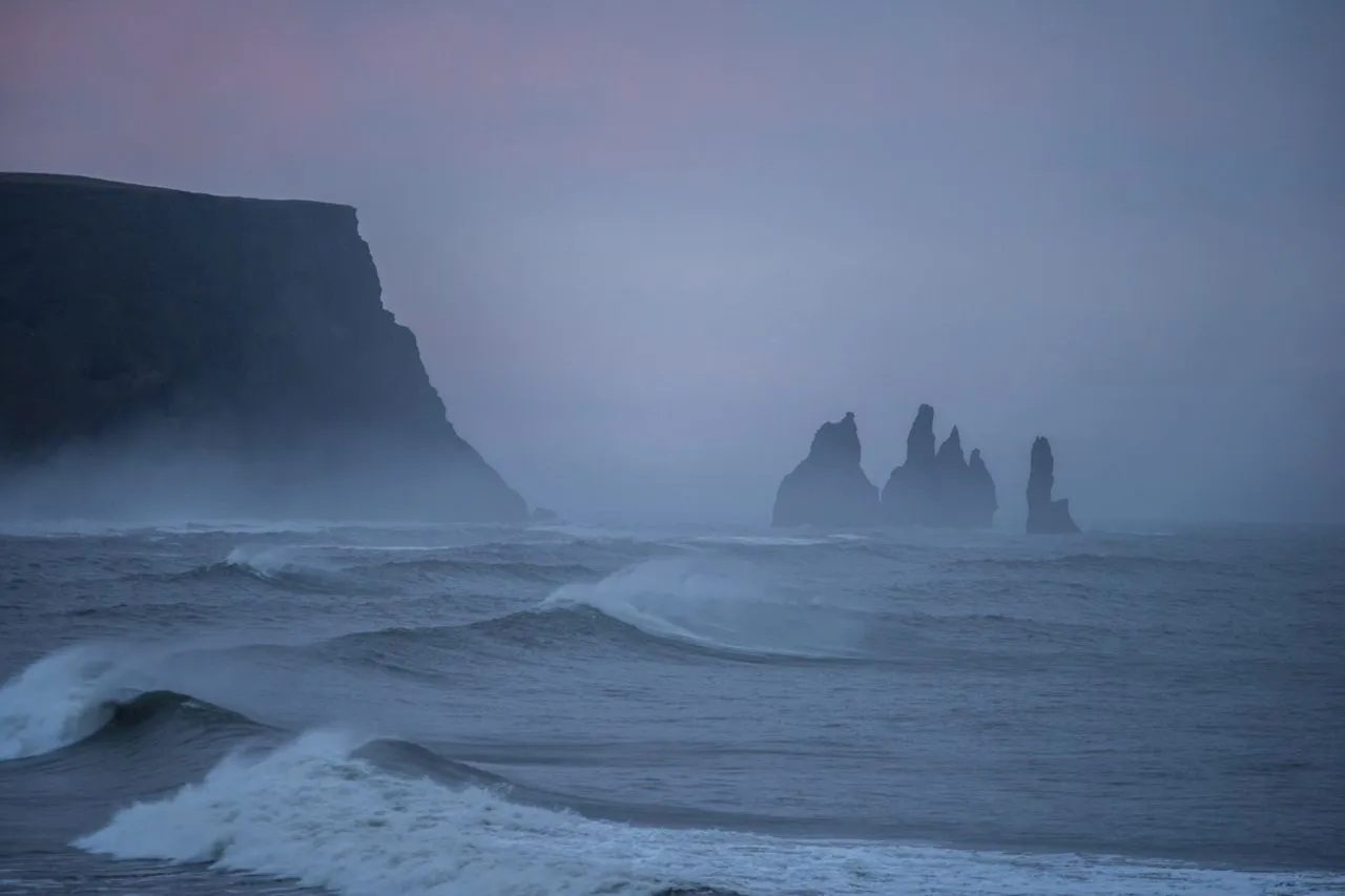Reynisdrangar - De Reynisfjara Beach - West Side, Iceland