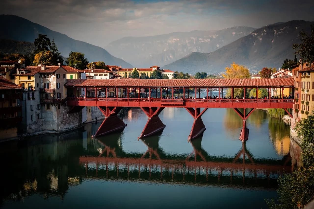 Ponte Vecchio (Ponte degli Alpini) - Från Palazzo Sturm, Italy