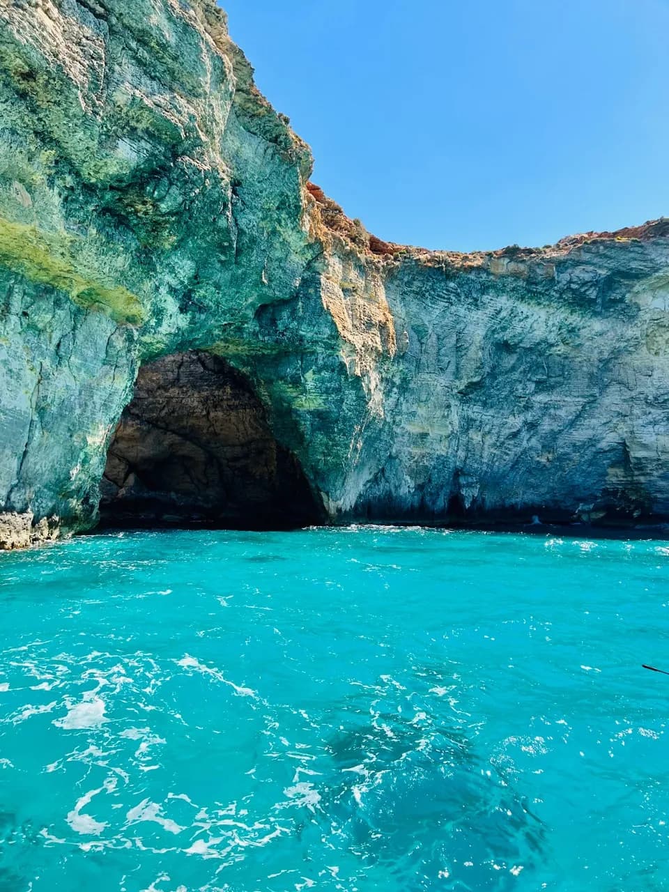 Cueva de la Laguna de Cristal - Malta