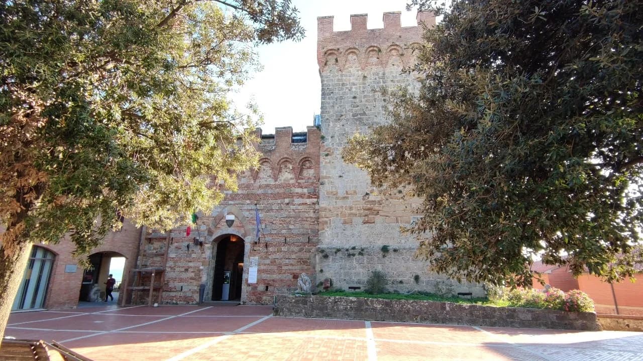 Castello - Kimden Piazza Luchetti, Italy