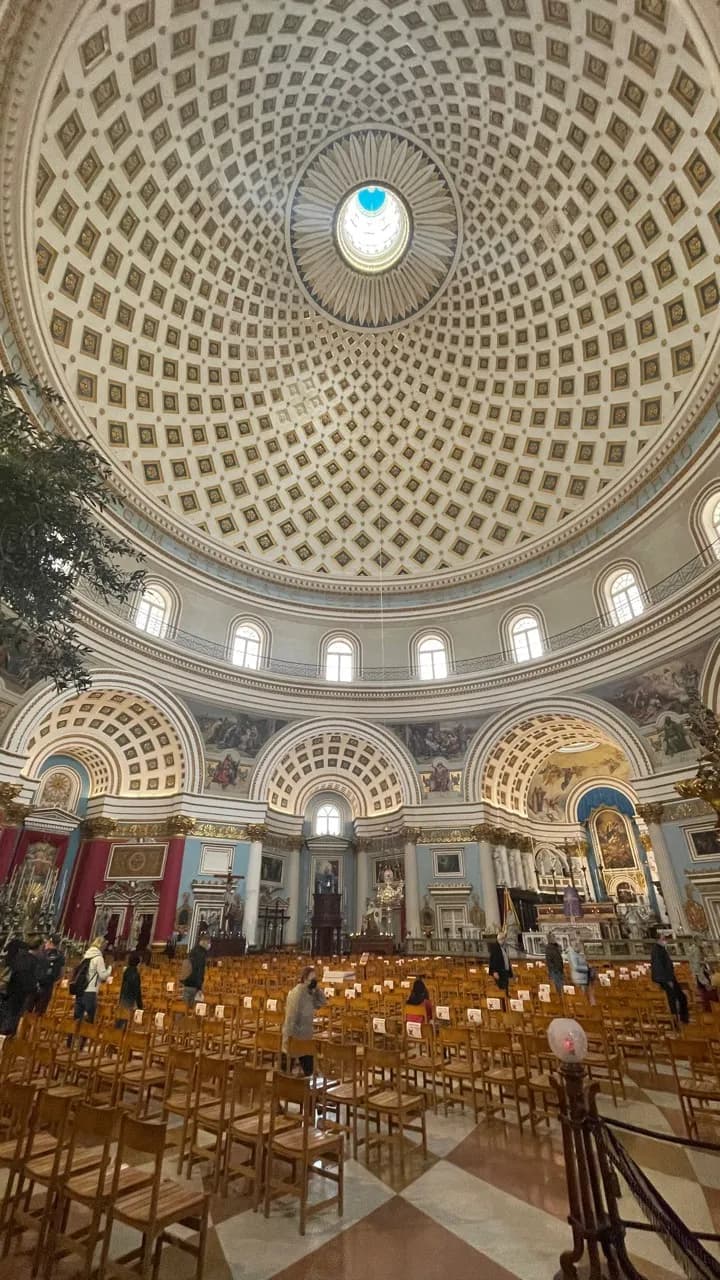 Mosta Rotunda - Tól Inside, Malta