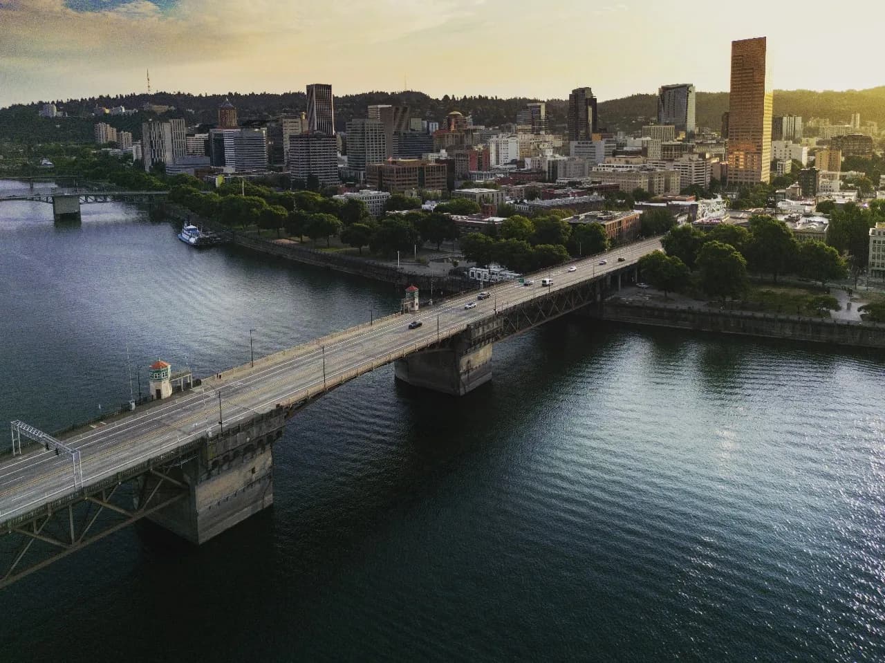 Downtown Portland - De Burnside Bridge - Drone, United States