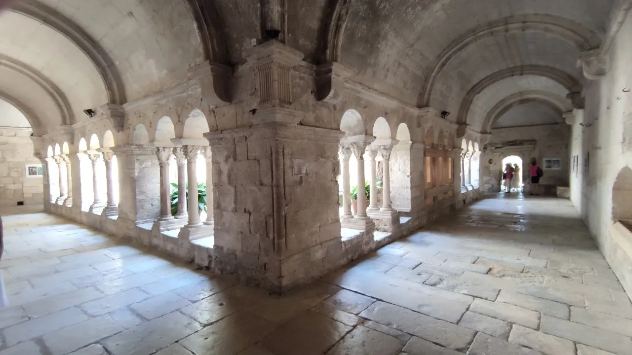 Saint Paul de Mausole - De Chiostro, France