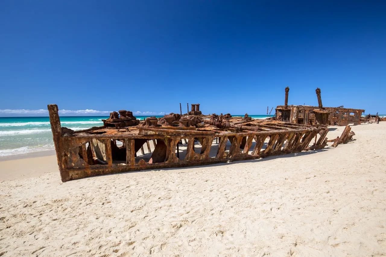 Ship wreck S.S. Maheno - Dari Fraser Island, Australia