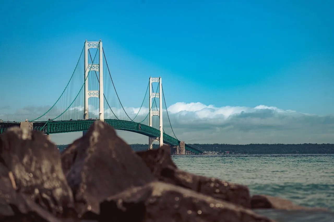 Mackinac Bridge - Desde Old Mackinac Point Lighthouse Beach, United States
