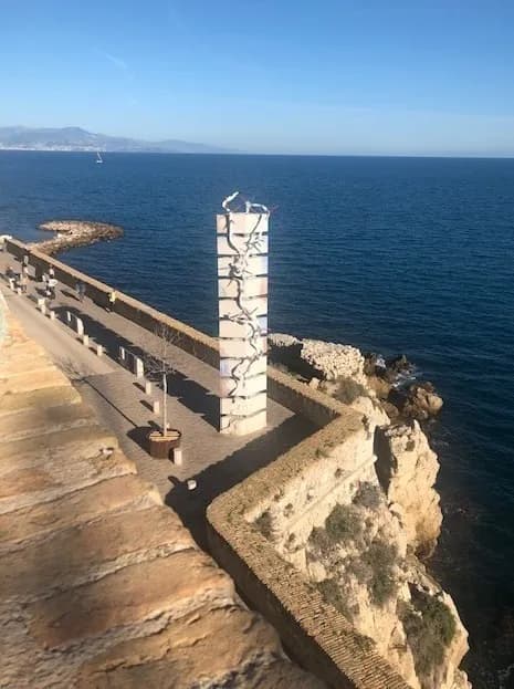 La Colonne à La Mer - Desde Musée Picasso, France
