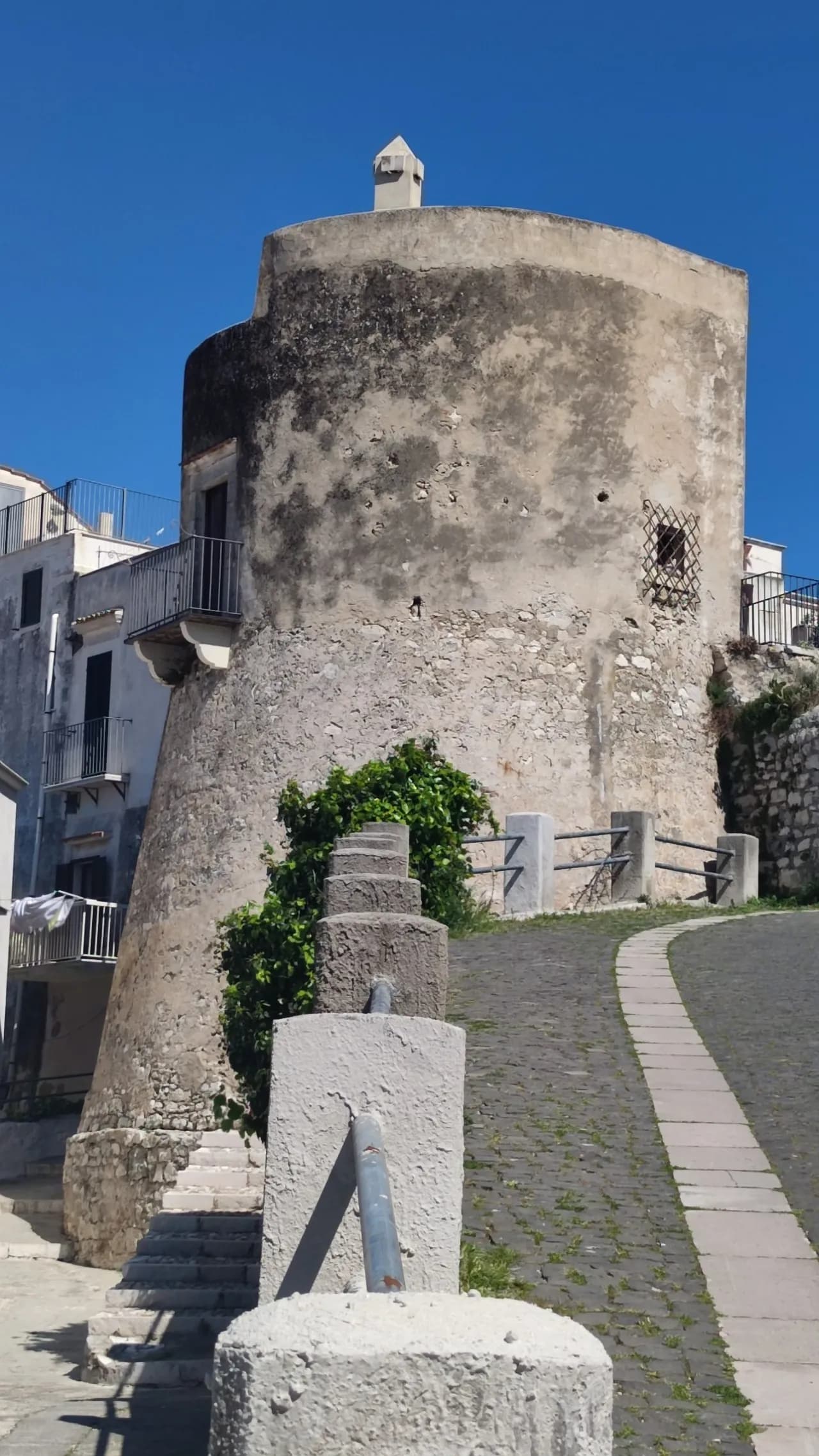 Torre fortificata - จาก Viale Federico II, Italy