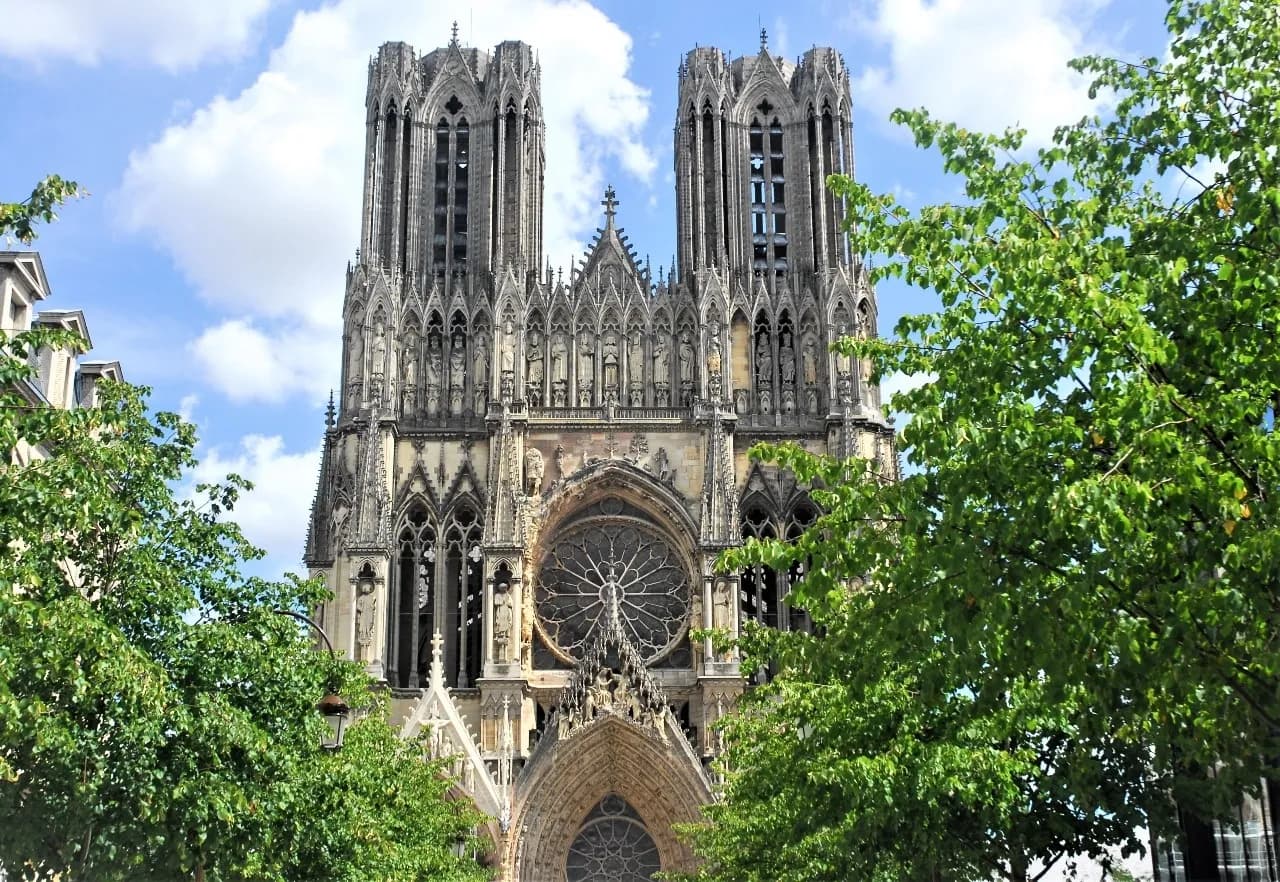 Cattedrale di Notre Dame - จาก Rue Rockefeller, France