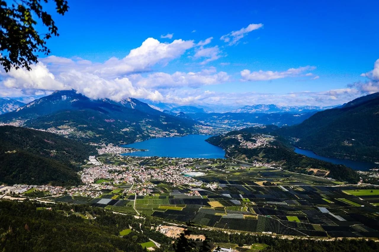 Lago di Caldonazzo and Lago di Levico - Z Strada del Menador, Italy