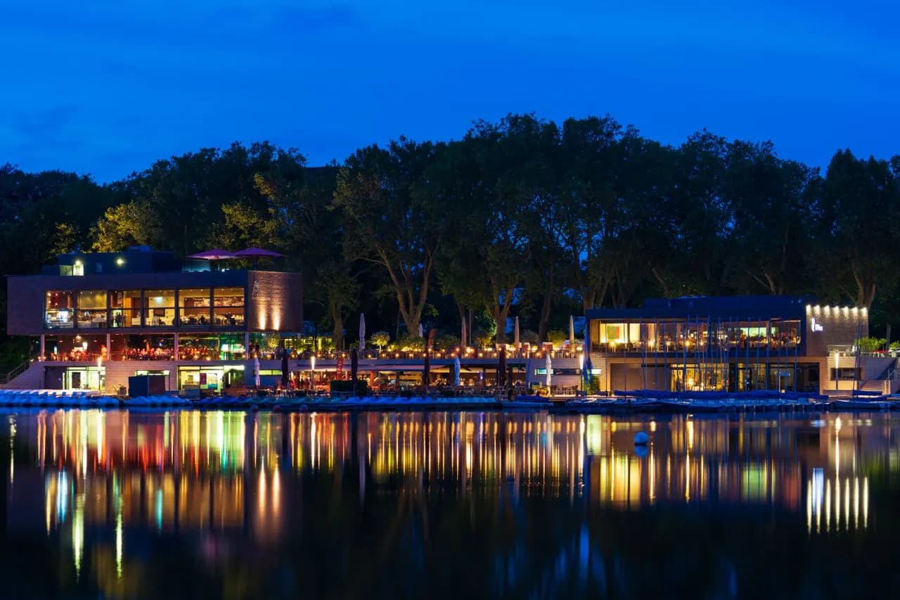 A2 am See - Från Riverside, Germany