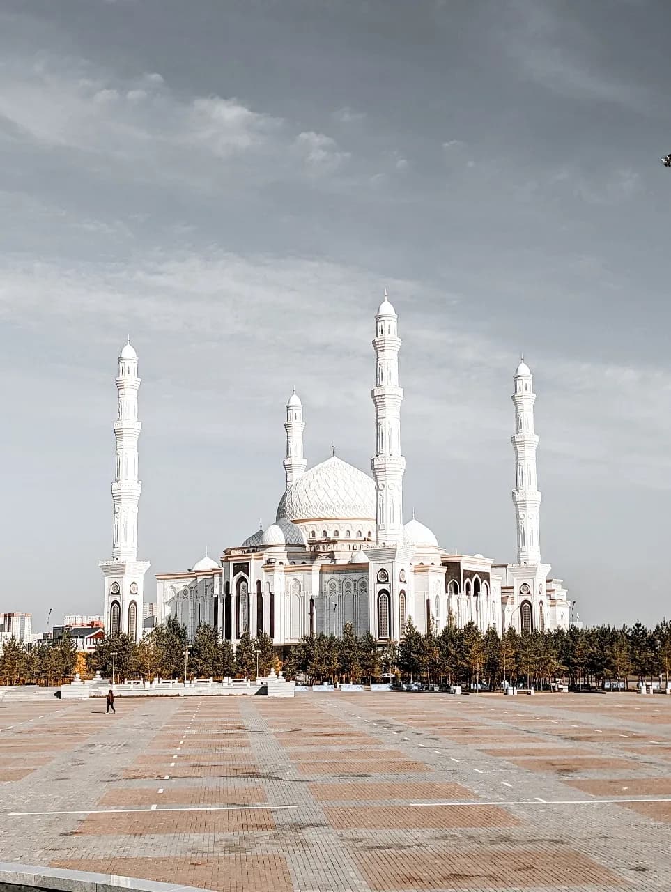 Hazrat Sultan Mosque - Desde Monument Kazakh Eli, Kazakhstan