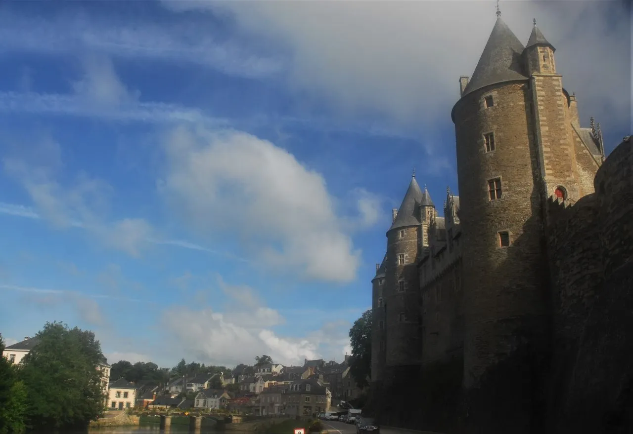 Josselin Castle - Da Rue du Canal, France