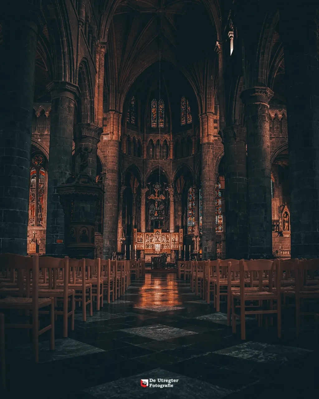 Collegiale kerk Onze-Lieve-Vrouw van Dinant - Kimden Inside, Belgium