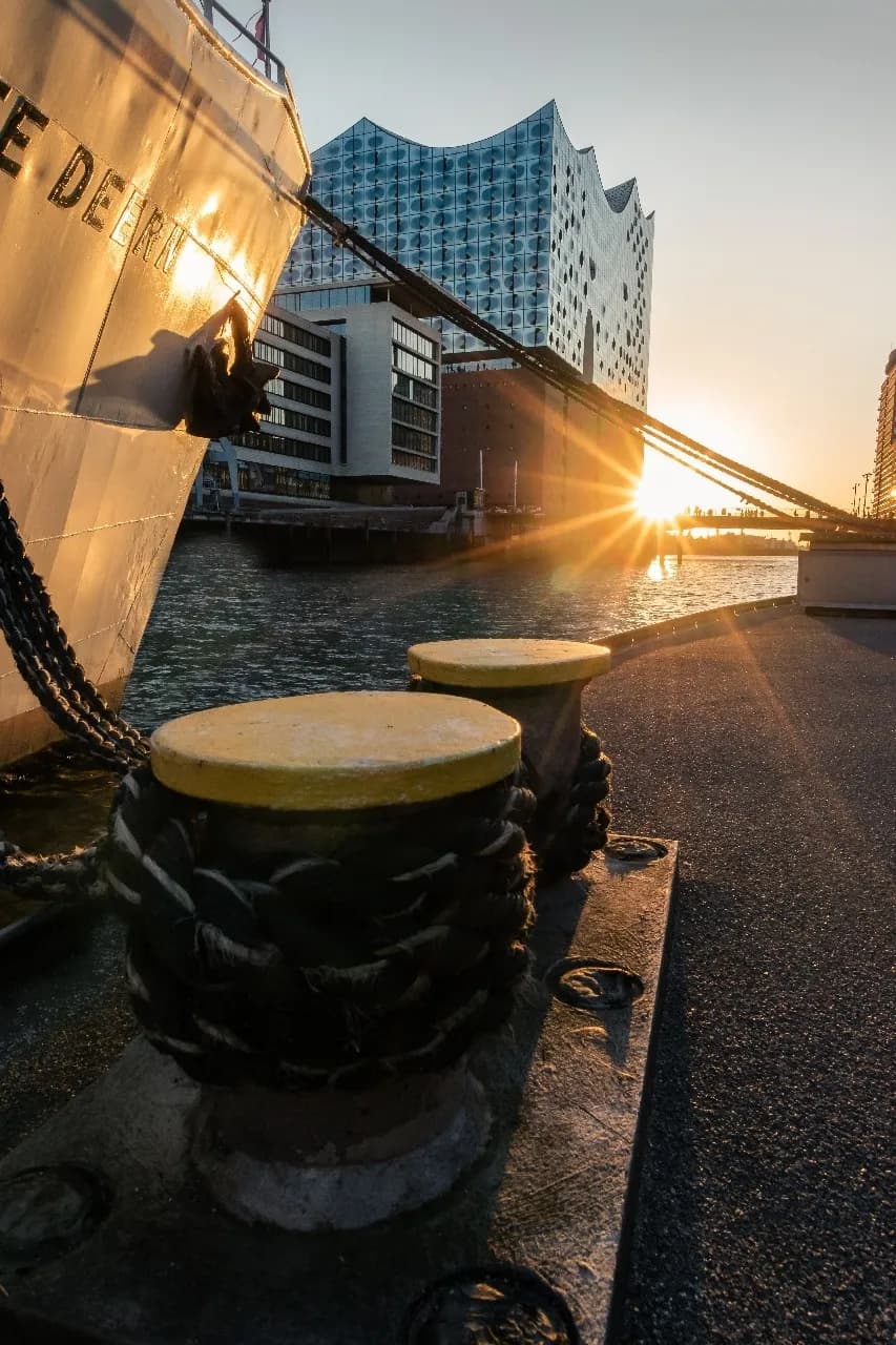 Elbphilharmonie - Od Bootssteg Sandtorkai, Germany