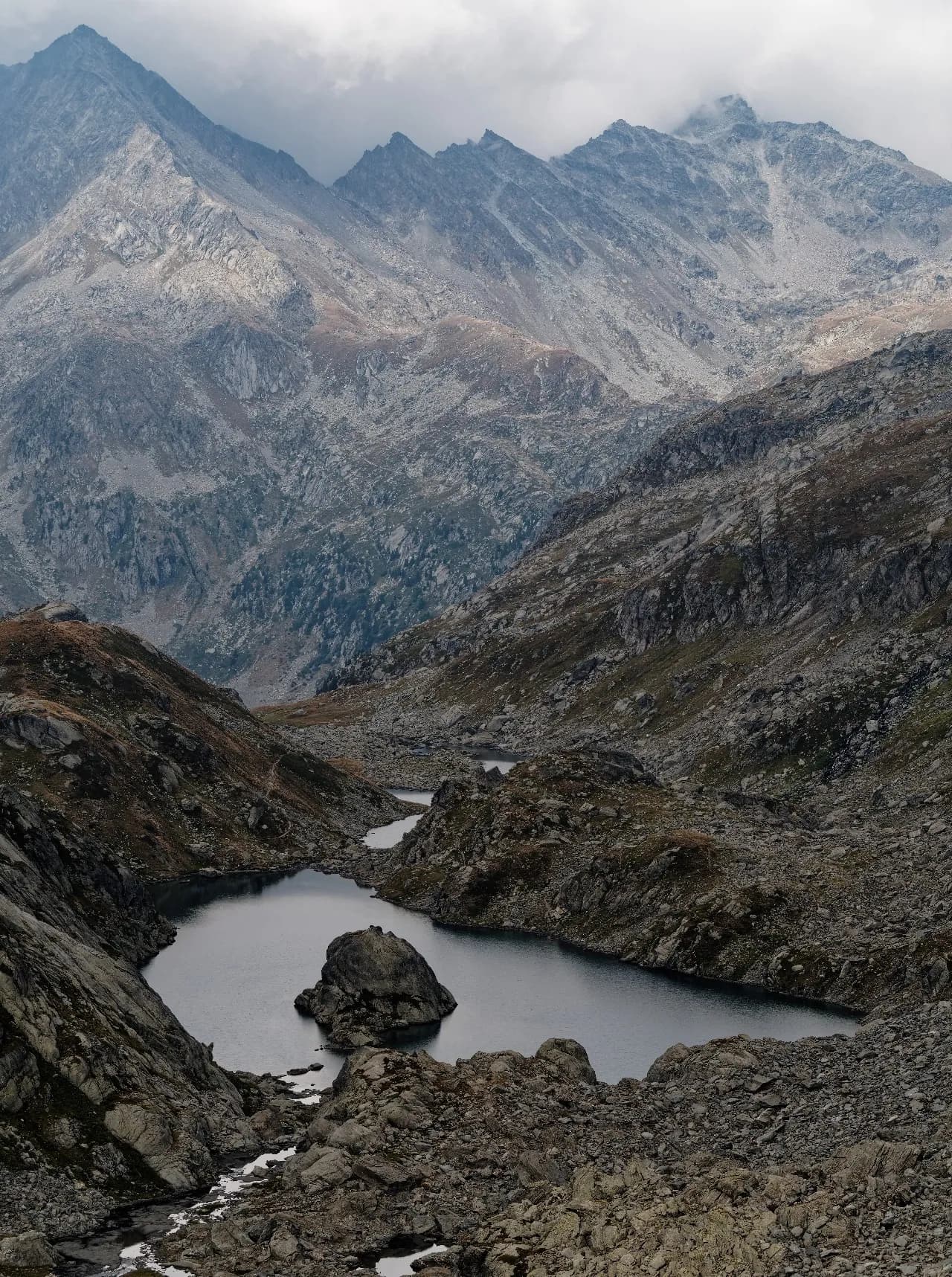 Laghi di Bella Comba - З Sentier vers la Louie Blanche, Italy