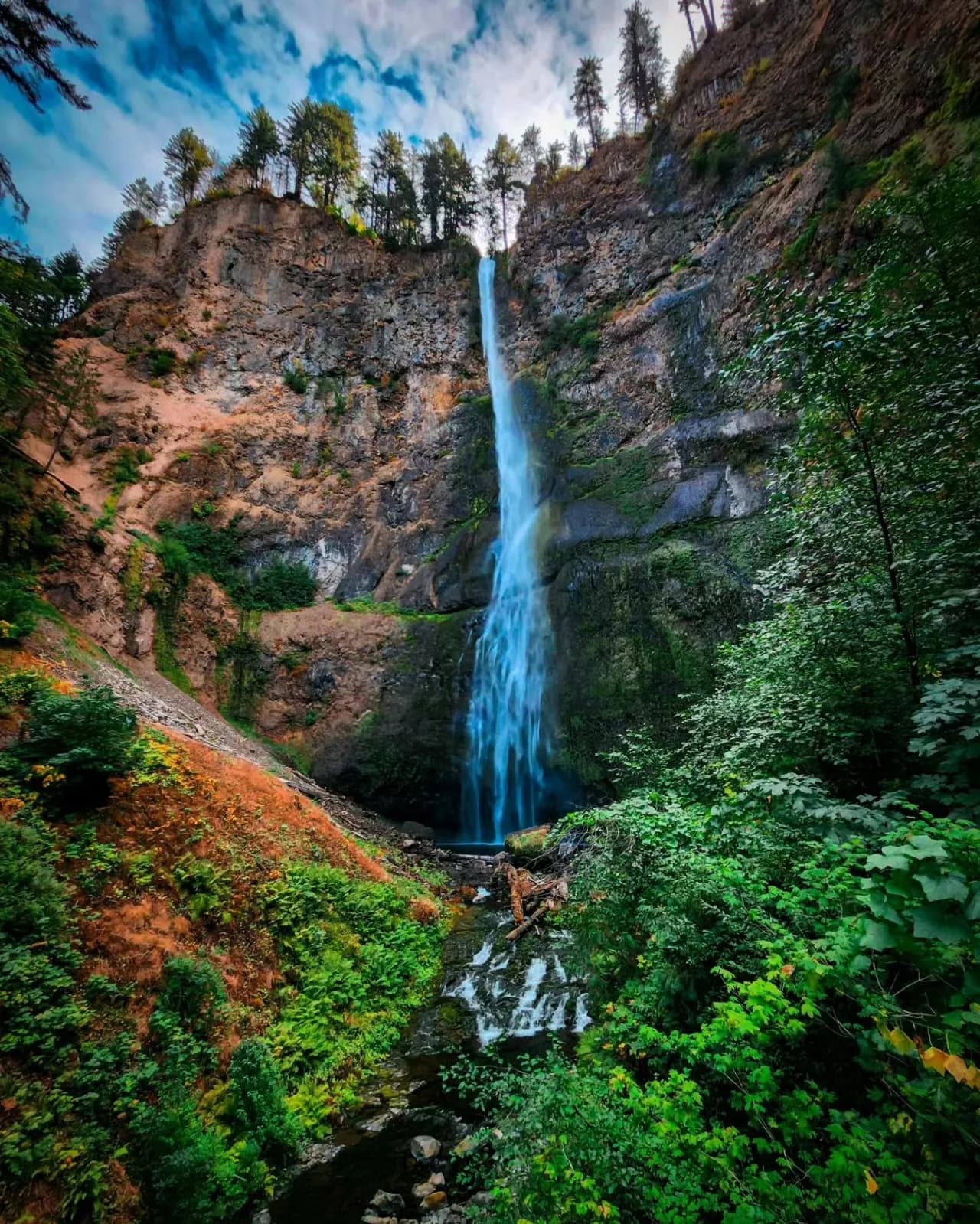 Multnomah Falls - Od Benson Bridge, United States