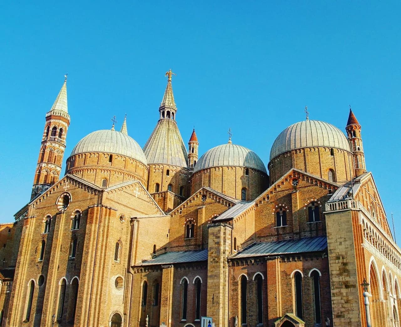 Basilica di Sant Antonio - از Manumento al Gattamelata, Italy
