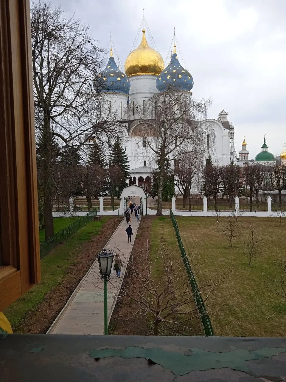 The Holy Trinity-St. Sergius Lavra - 来自 Tsarskiye Chertogi, Russia