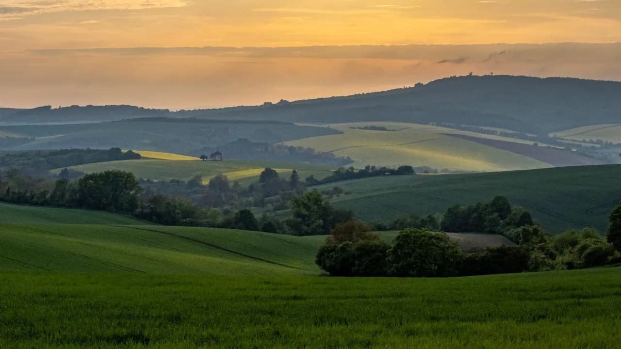 Wind mill Kunkovice - از Field near Kunkovice village, Czechia