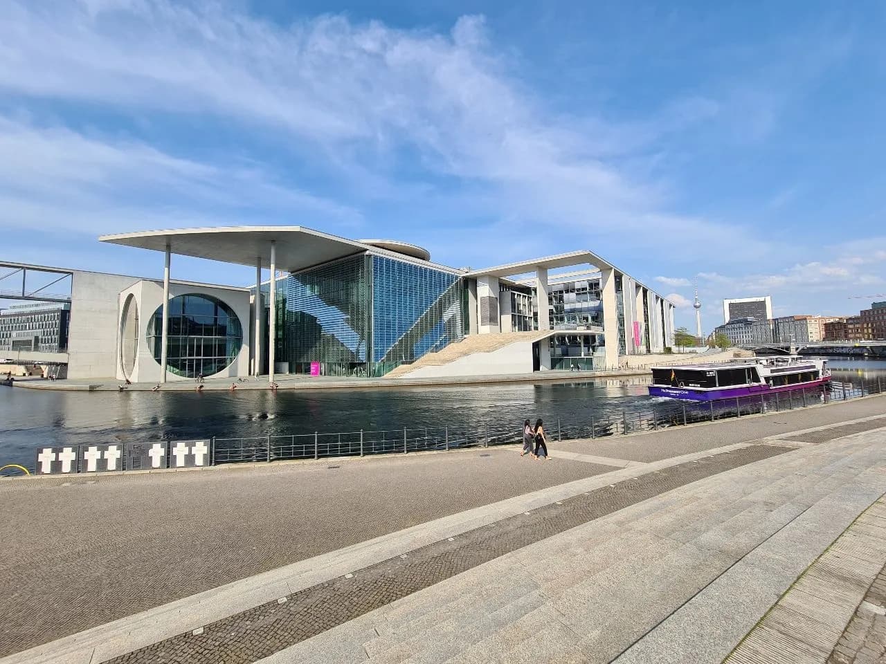Marie-Elisabeth-Lüders-Haus - Frá Gedenkort "Weiße Kreuze", Germany