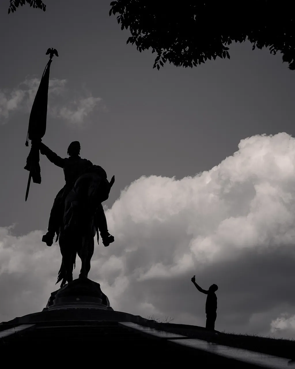 General John Alexander Logan Statue, Chicago - Kimdən Base near Michigan Ave, United States