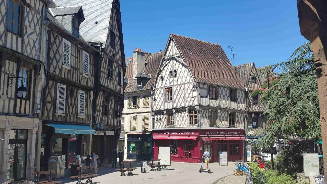 Case a graticcio - จาก Rue Bourbonnoux, France