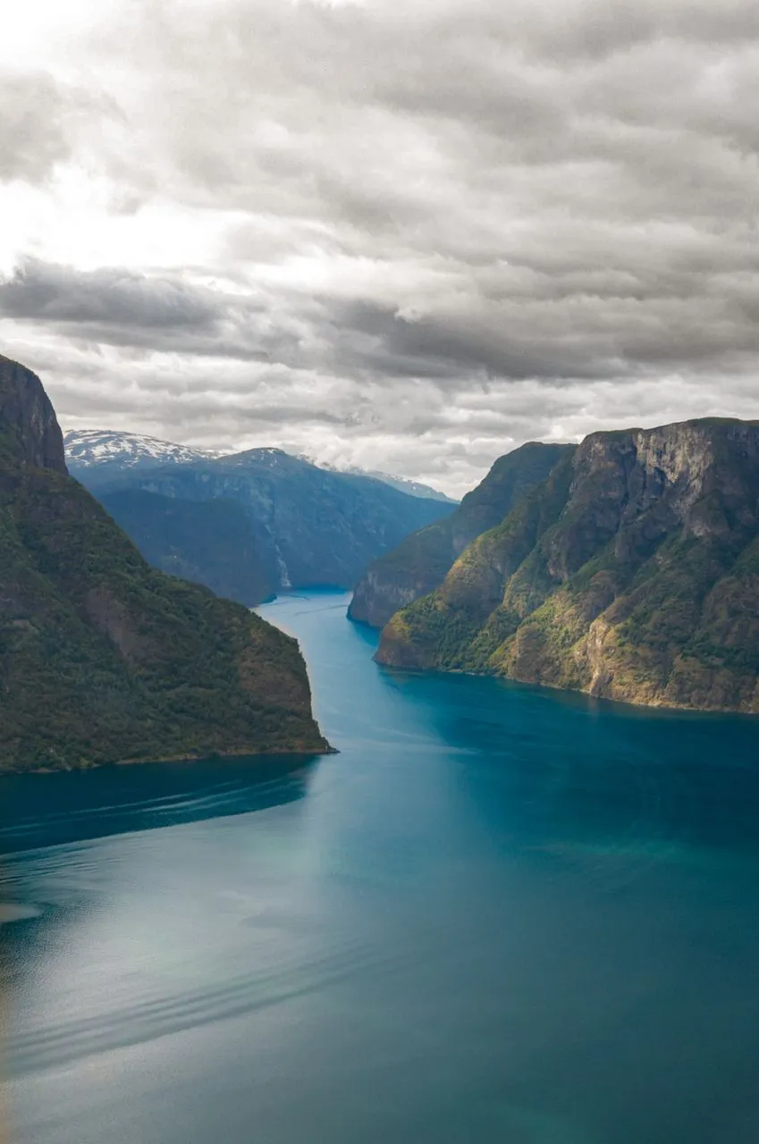 Aurlandsfjord - จาก Stegastein viewpoint, Norway