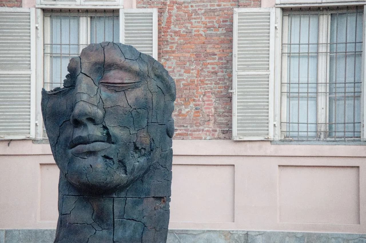 Art Sculpture - Z Piazza Reale, Italy