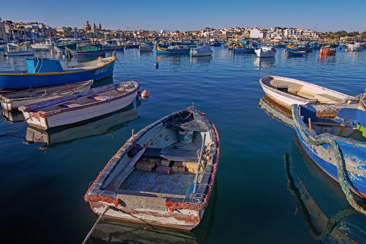 Marsaxlokk Harbour - از South Side, Malta
