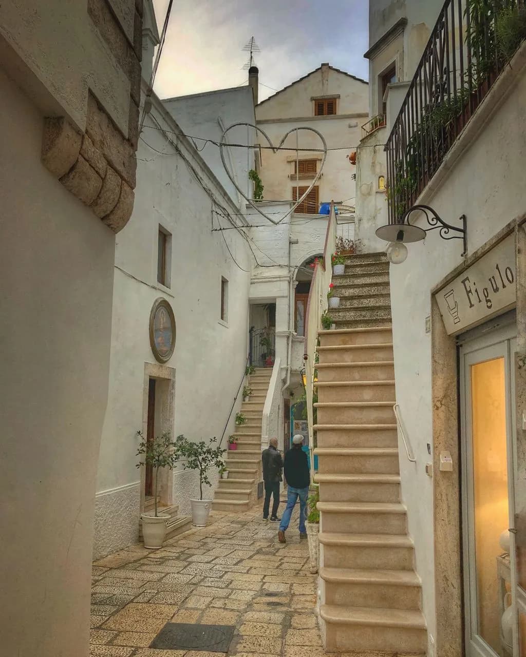 Alleyways of Cisternino - Von Near Piazza Vittorio Emanuele II, Italy