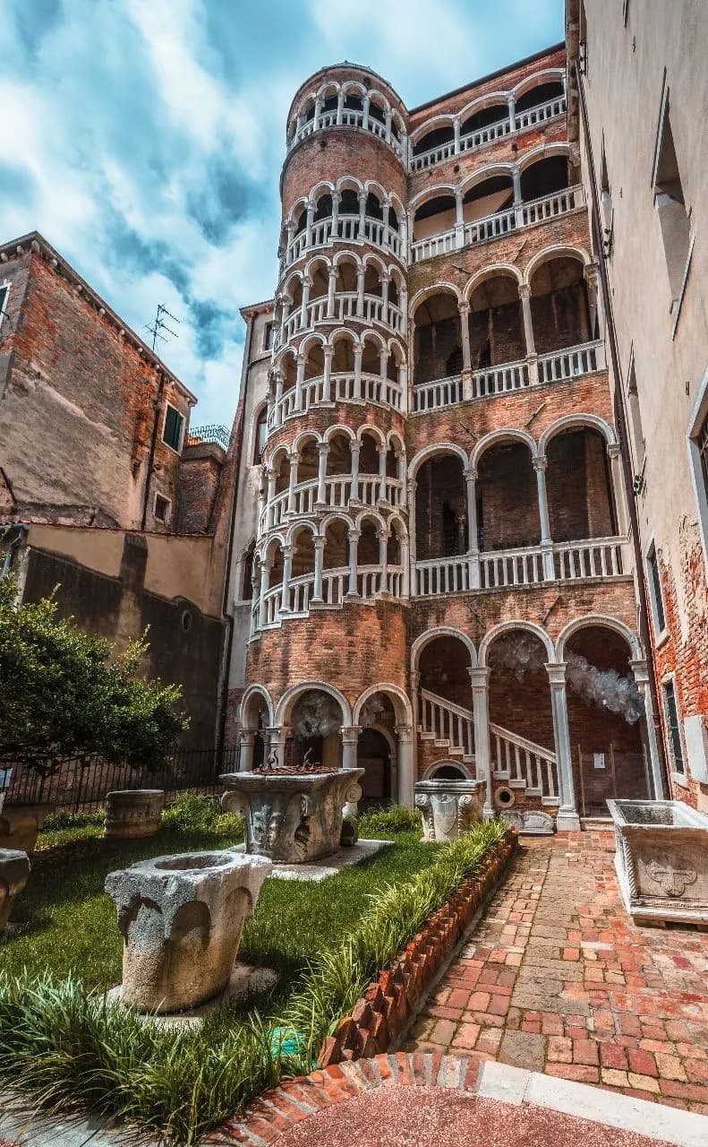 Scala Contarini del Bovolo - Von Palazzo Contarini del Bovolo, Italy