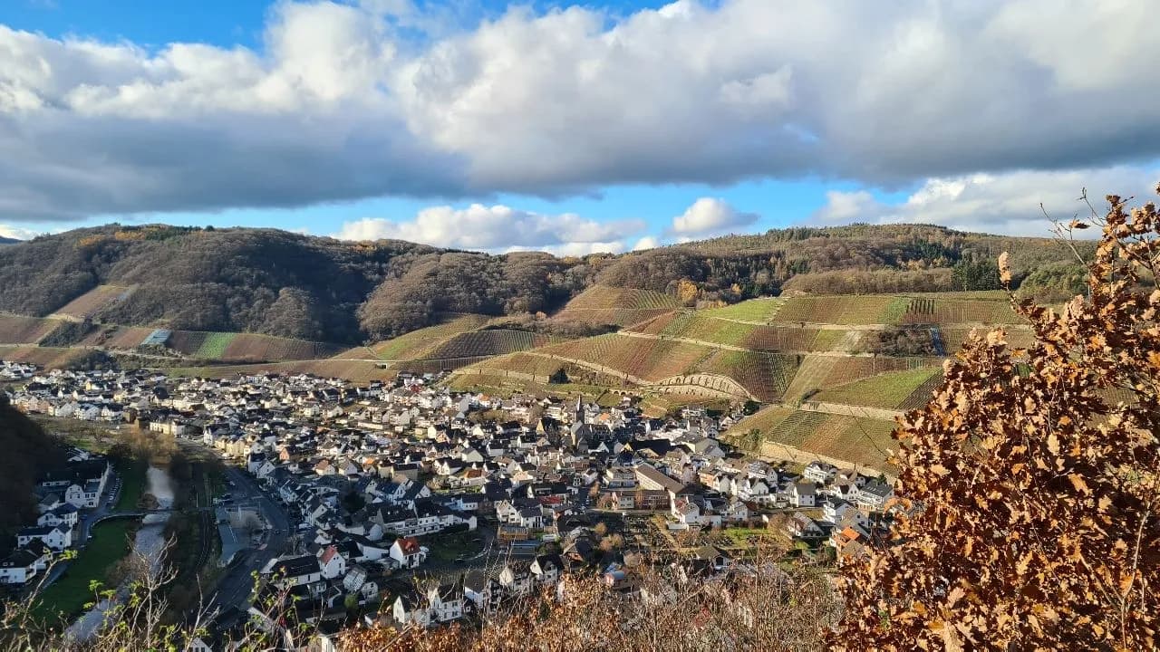 Aussicht auf Dernau/ Vor der Jahrhundert Flut - Kimden Strasse vor Stuck Hött, Germany