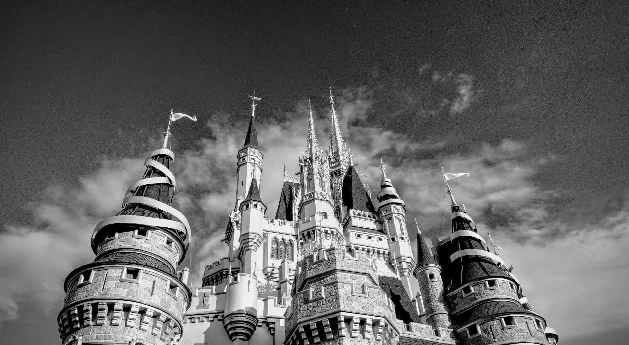 Cinderella Castle - 来自 Western Pathway, United States