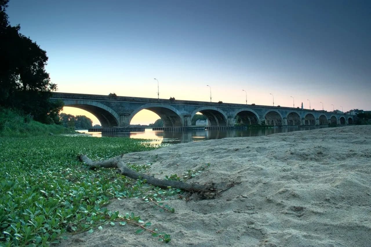 Pont de Dumnacus - De Loira River, France